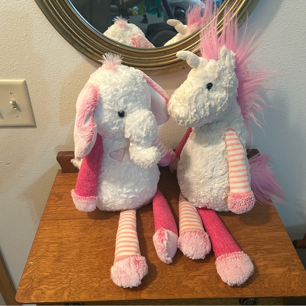 Set of 2 Purely Luxe Plush Unicorn and Elephant Pink & White 🩷 on elephant